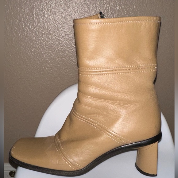Goffredo Fantini Italy Tan Leather Zip Low Calf Boots Women Sz 36 EU (Sz 6 USA) - Picture 9 of 15